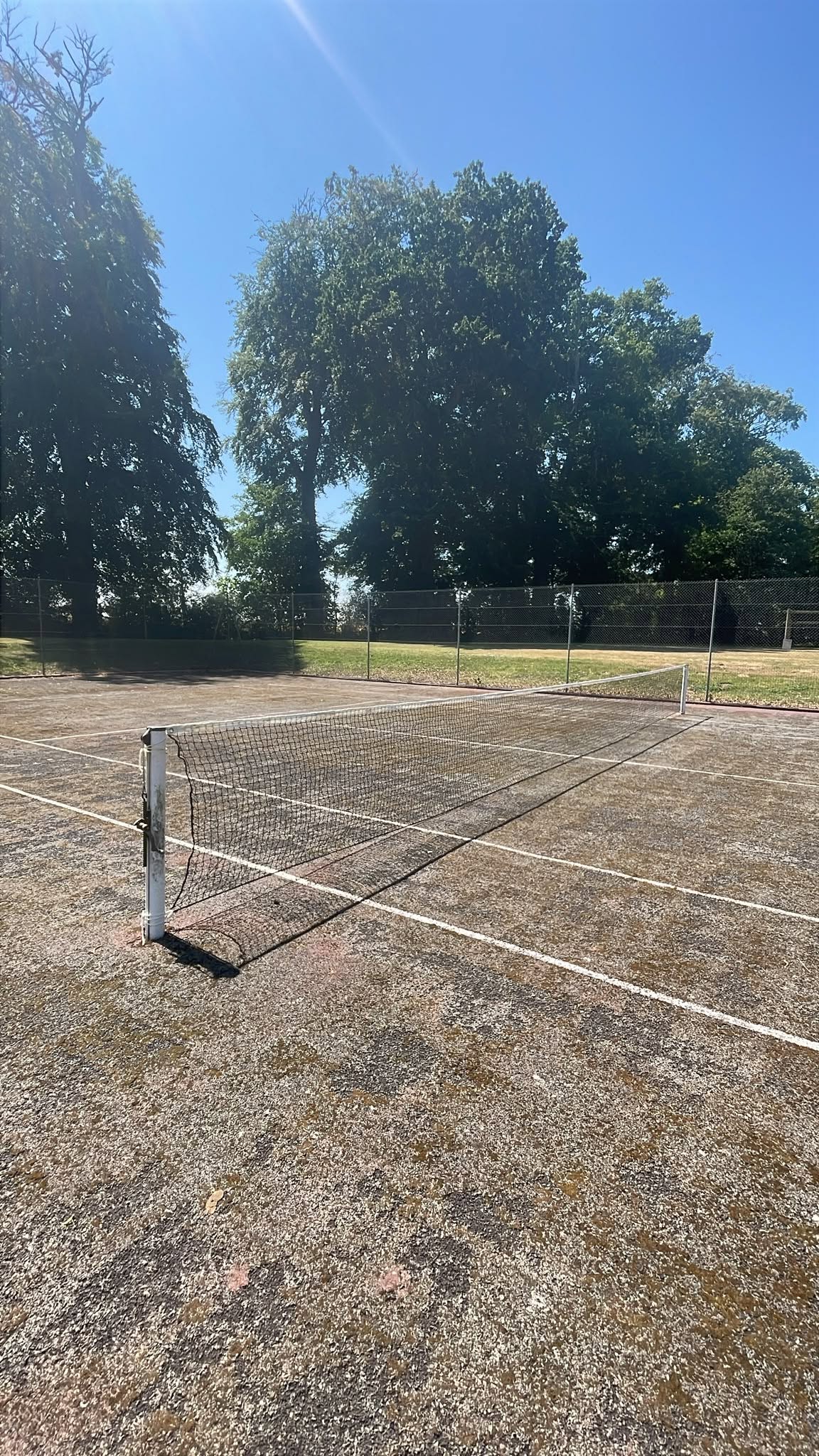 Terrain de tennis du Parc du Château de Ryes